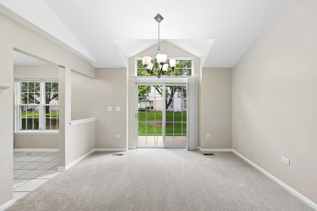 1922 Heron Avenue B, Schaumburg, IL 60193