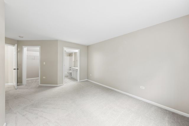 1922 Heron Avenue B, Schaumburg, IL 60193
