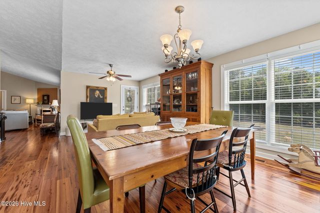 5 Vineyard Place, Foxfire Village, NC 27281