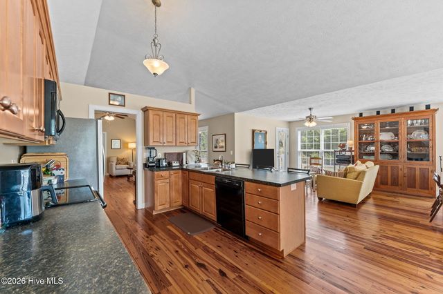 5 Vineyard Place, Foxfire Village, NC 27281