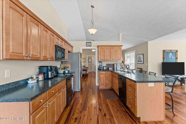 5 Vineyard Place, Foxfire Village, NC 27281