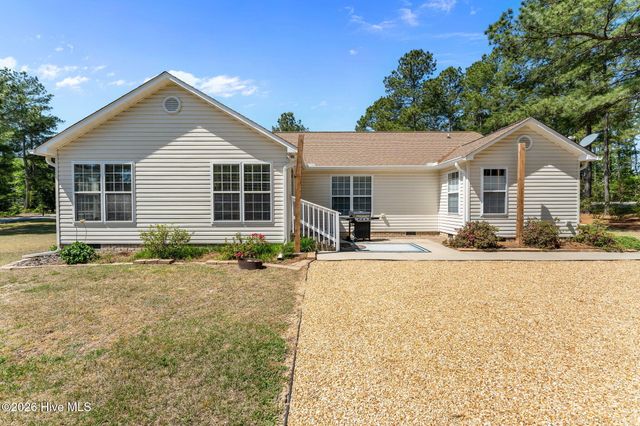 5 Vineyard Place, Foxfire Village, NC 27281