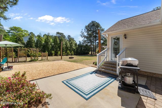 5 Vineyard Place, Foxfire Village, NC 27281