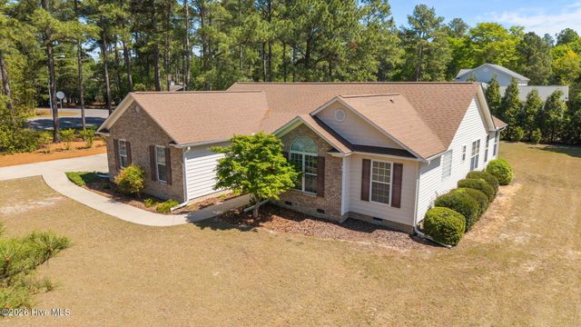 5 Vineyard Place, Foxfire Village, NC 27281