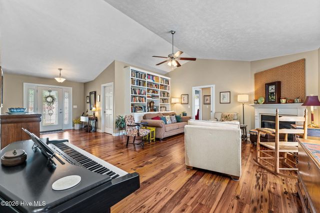 5 Vineyard Place, Foxfire Village, NC 27281