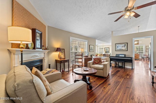 5 Vineyard Place, Foxfire Village, NC 27281