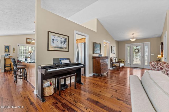 5 Vineyard Place, Foxfire Village, NC 27281