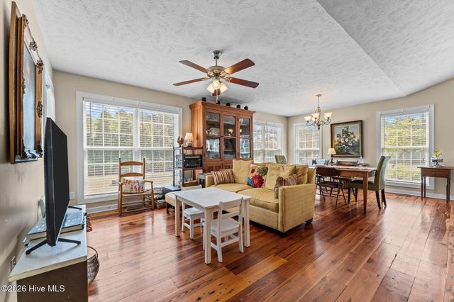 5 Vineyard Place, Foxfire Village, NC 27281