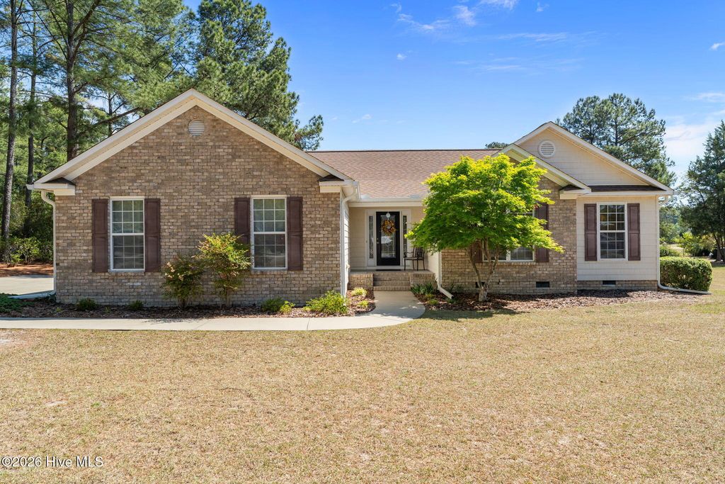 5 Vineyard Place, Foxfire Village, NC 27281