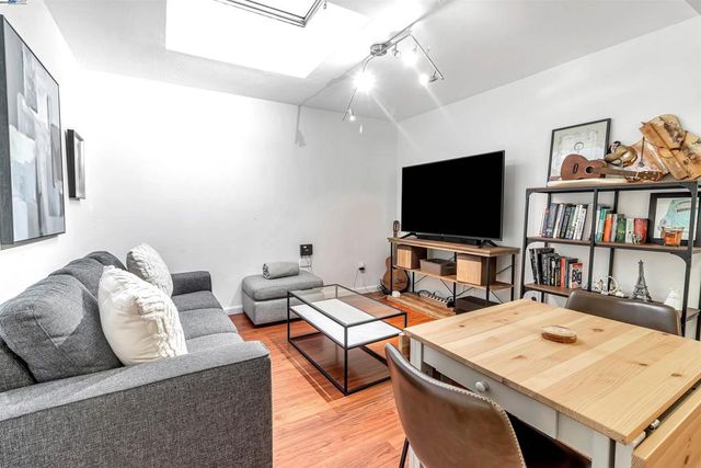 1416 12th St., Oakland, CA 94607