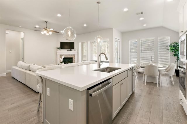 508 Stella Beth Way, Montgomery, TX 77316