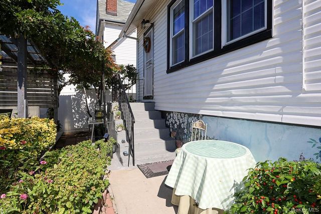 88-38 197th Street, Hollis, NY 11423