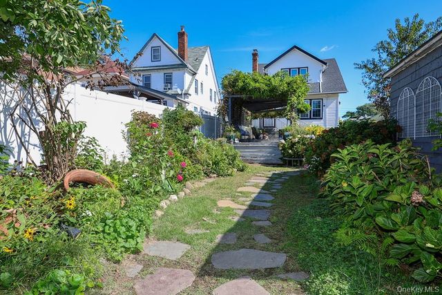 88-38 197th Street, Hollis, NY 11423