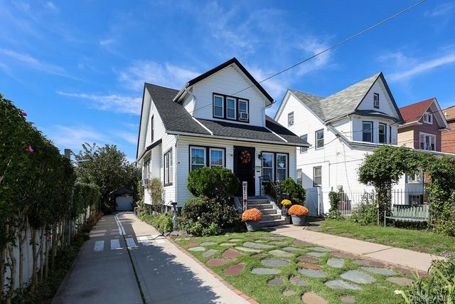 88-38 197th Street, Hollis, NY 11423