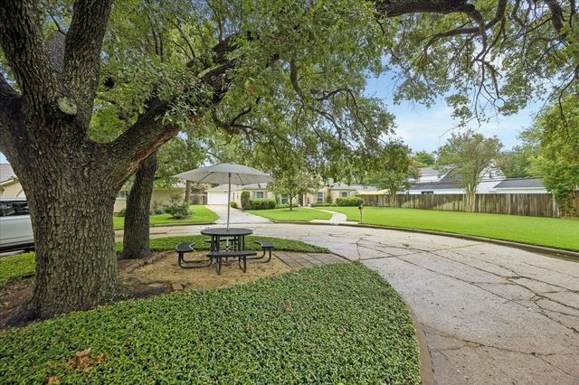 10802 Piping Rock Lane, Houston, TX 77042
