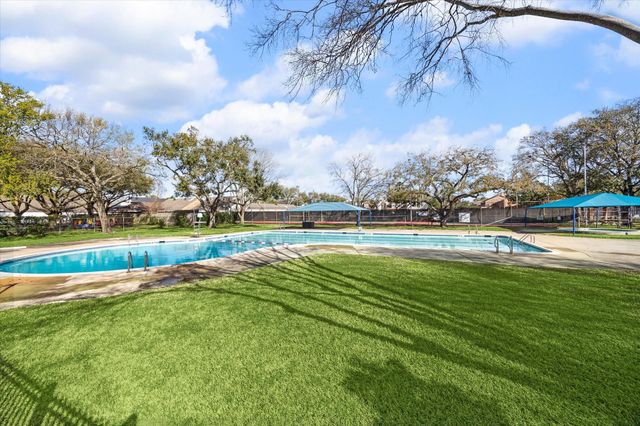 10802 Piping Rock Lane, Houston, TX 77042
