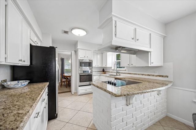 10802 Piping Rock Lane, Houston, TX 77042