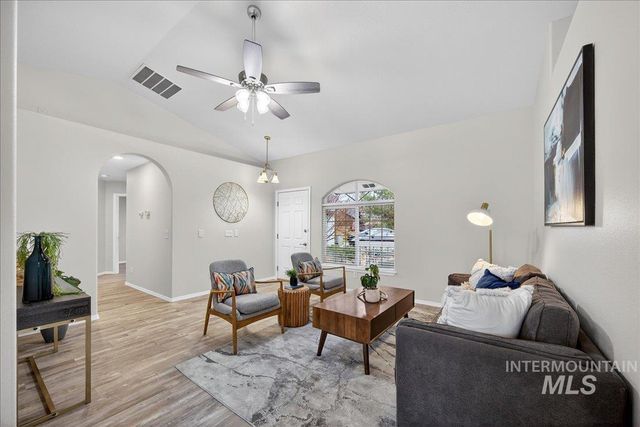 9480 W Wakefield Court, Garden City, ID 83714