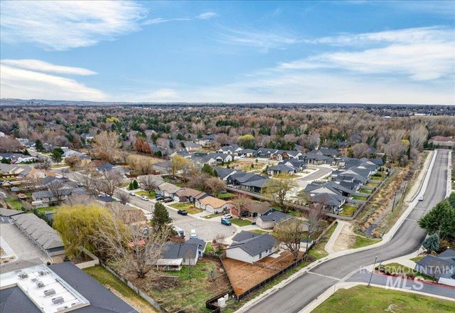 9480 W Wakefield Court, Garden City, ID 83714