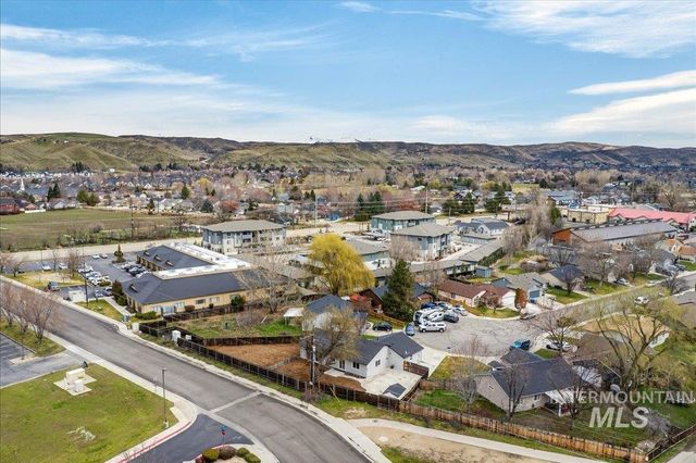 9480 W Wakefield Court, Garden City, ID 83714