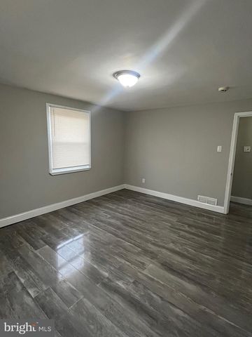 2013 DELMAR DR, Folcroft, PA 19032