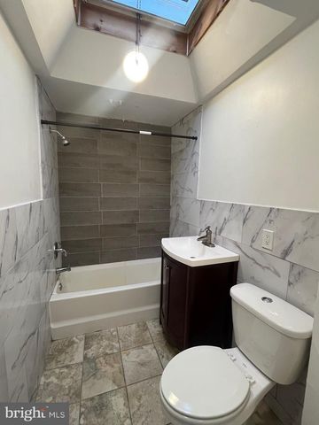 2013 DELMAR DR, Folcroft, PA 19032