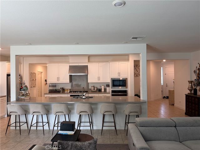 1905 Pienza Cir, Corona, CA 92882