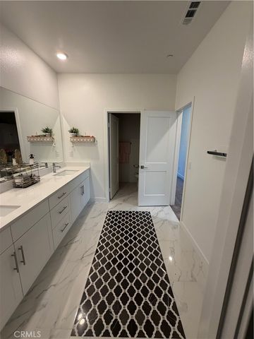 1905 Pienza Cir, Corona, CA 92882