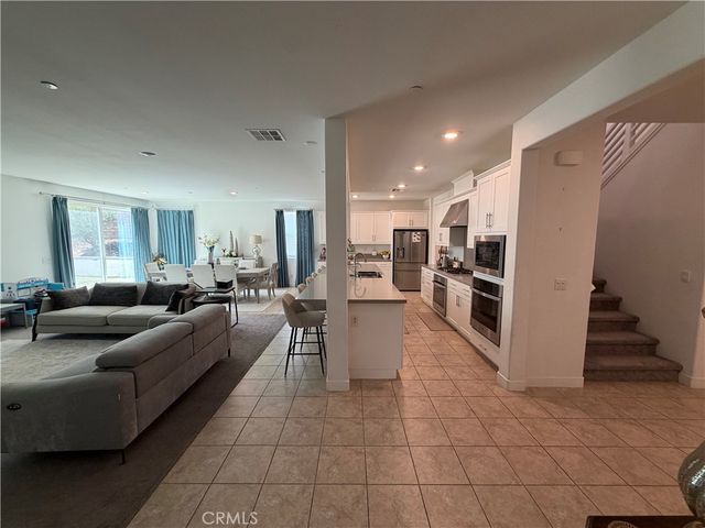 1905 Pienza Cir, Corona, CA 92882