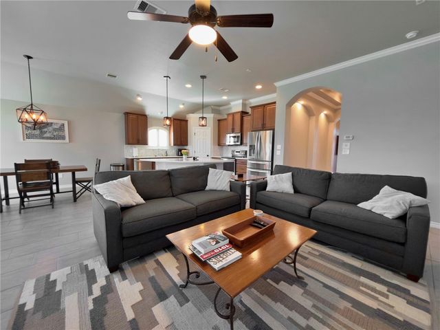 219 Couples Dr, Portland, TX 78374