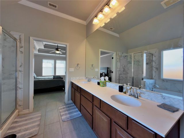 219 Couples Dr, Portland, TX 78374