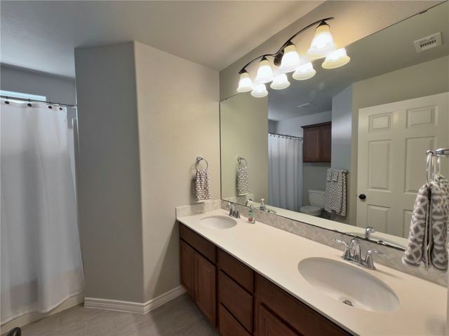 219 Couples Dr, Portland, TX 78374