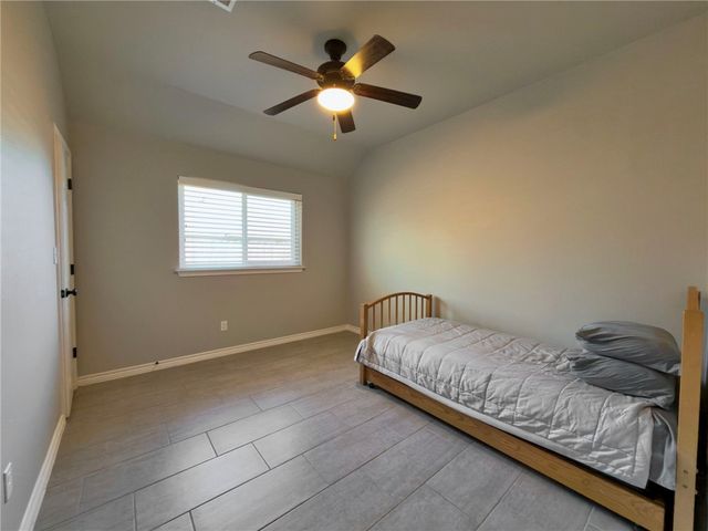 219 Couples Dr, Portland, TX 78374