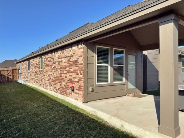 219 Couples Dr, Portland, TX 78374