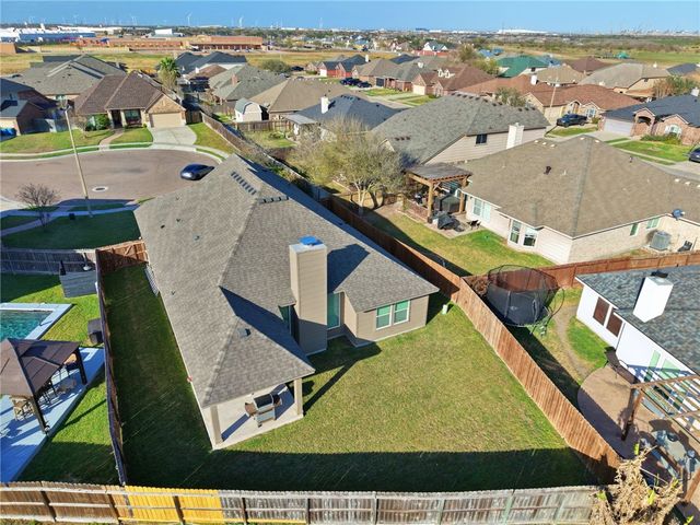 219 Couples Dr, Portland, TX 78374