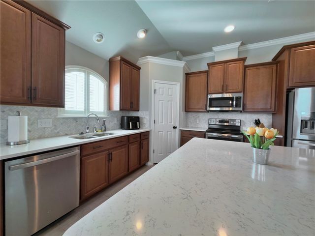 219 Couples Dr, Portland, TX 78374