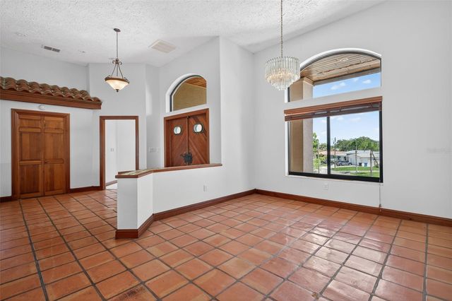 4300 13TH WAY NE, St Petersburg, FL 33703