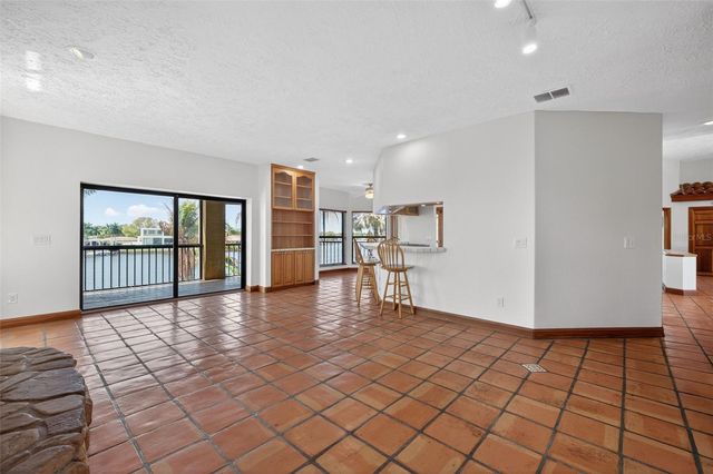 4300 13TH WAY NE, St Petersburg, FL 33703