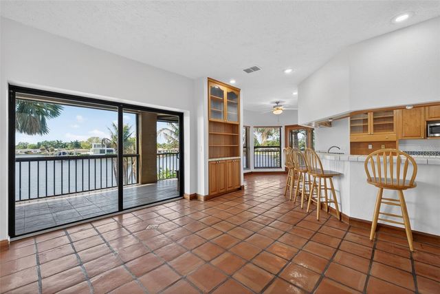 4300 13TH WAY NE, St Petersburg, FL 33703