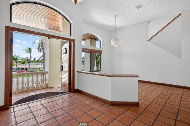 4300 13TH WAY NE, St Petersburg, FL 33703
