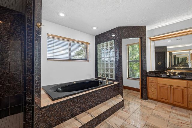 4300 13TH WAY NE, St Petersburg, FL 33703