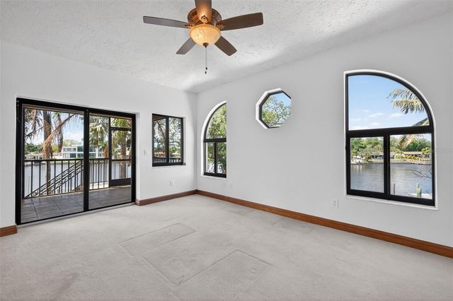 4300 13TH WAY NE, St Petersburg, FL 33703