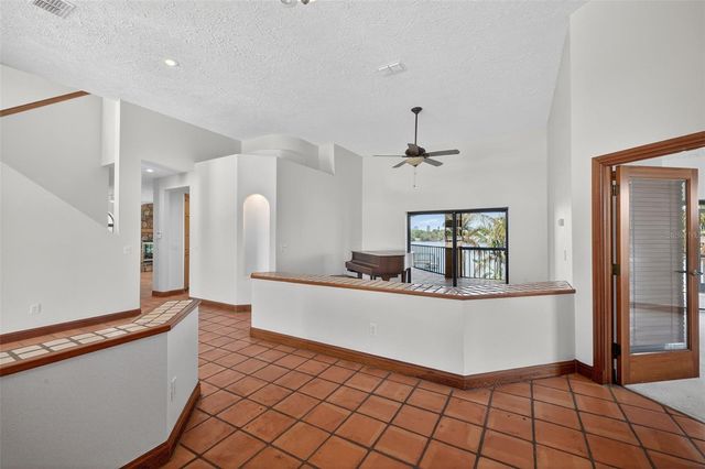 4300 13TH WAY NE, St Petersburg, FL 33703
