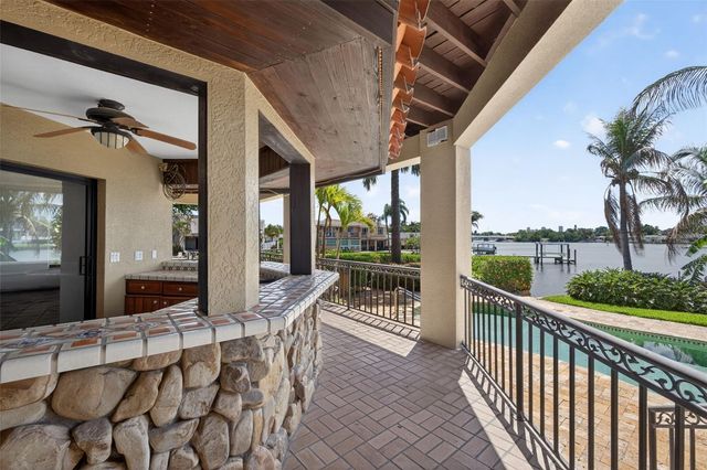 4300 13TH WAY NE, St Petersburg, FL 33703