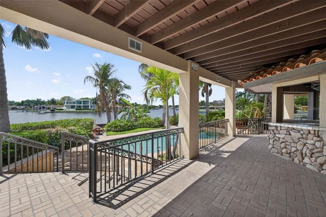 4300 13TH WAY NE, St Petersburg, FL 33703