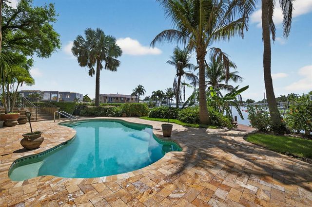 4300 13TH WAY NE, St Petersburg, FL 33703