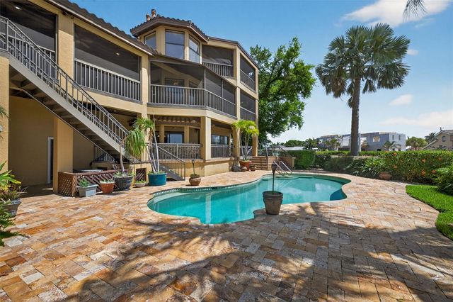 4300 13TH WAY NE, St Petersburg, FL 33703