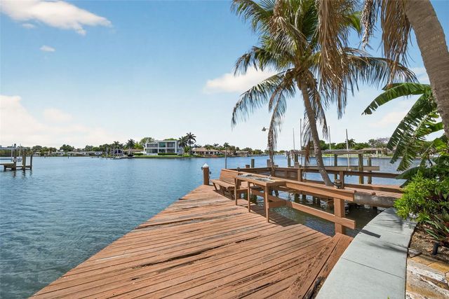 4300 13TH WAY NE, St Petersburg, FL 33703