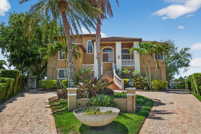 4300 13TH WAY NE, St Petersburg, FL 33703