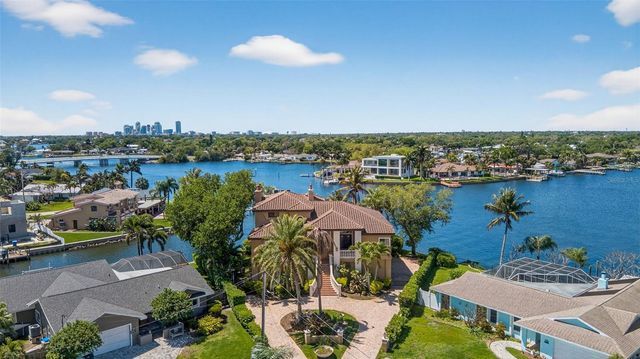 4300 13TH WAY NE, St Petersburg, FL 33703